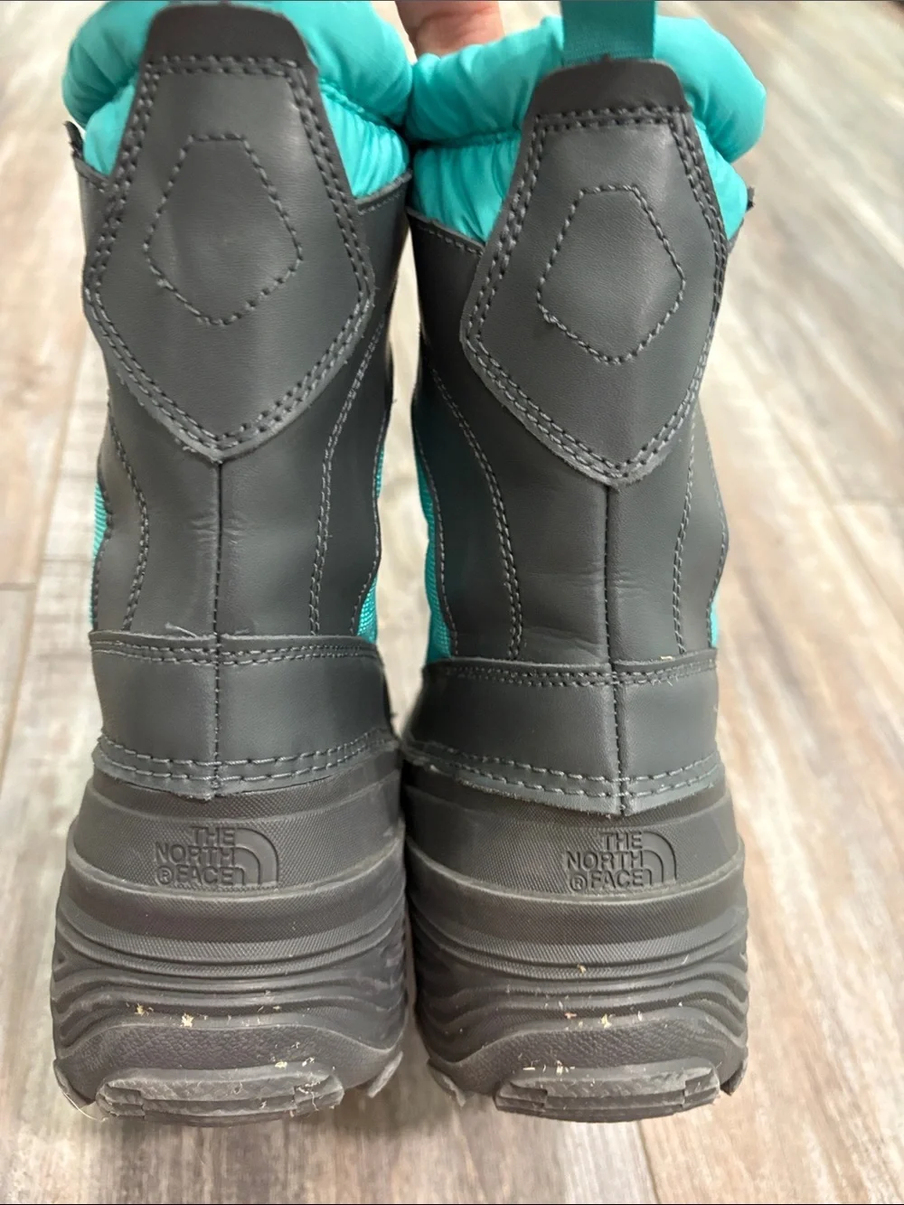 The North Face Alpenglow IV boots size 4